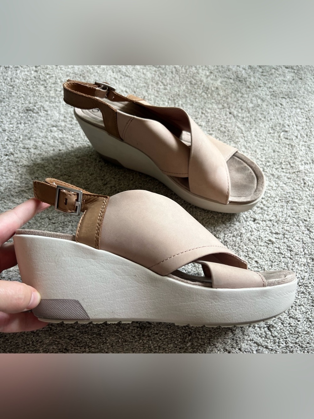 OTBT Yvonne Size 10 Beige Cream Crisscross Slingback Wedge Sandals